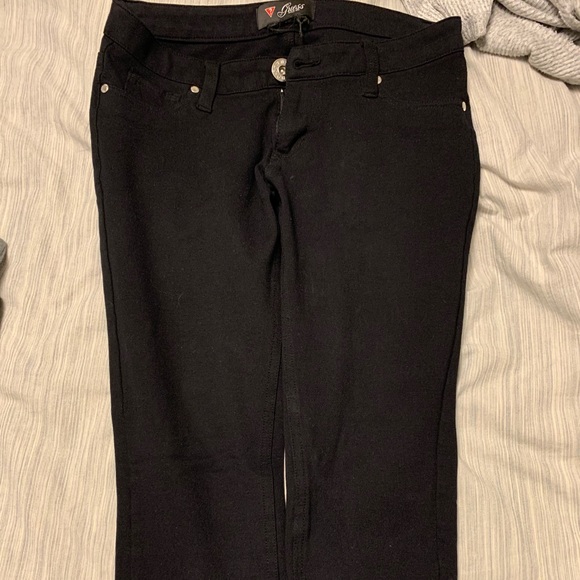 Guess Skinny Pants - Picture 2 of 3